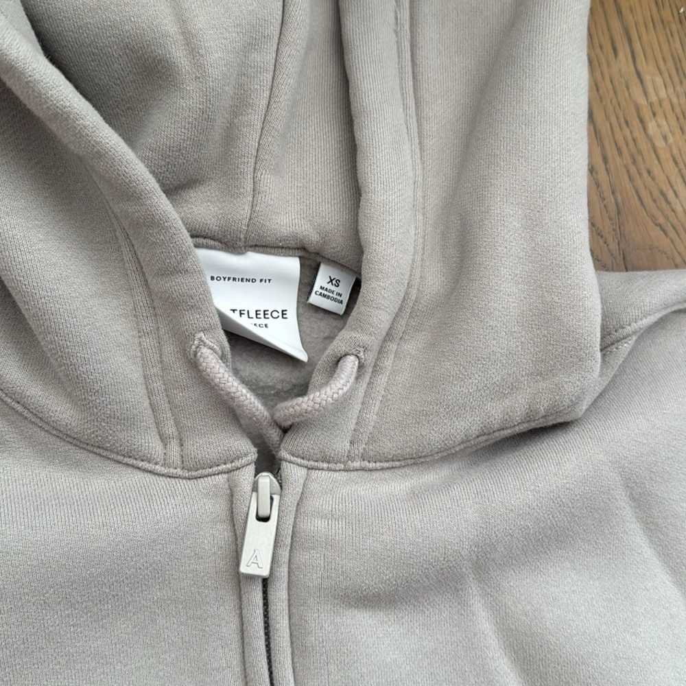 ARITZIA SET Ash gray sweat fleece cargo skirt and zip up hoodie set size xs - Picture 8 of 8